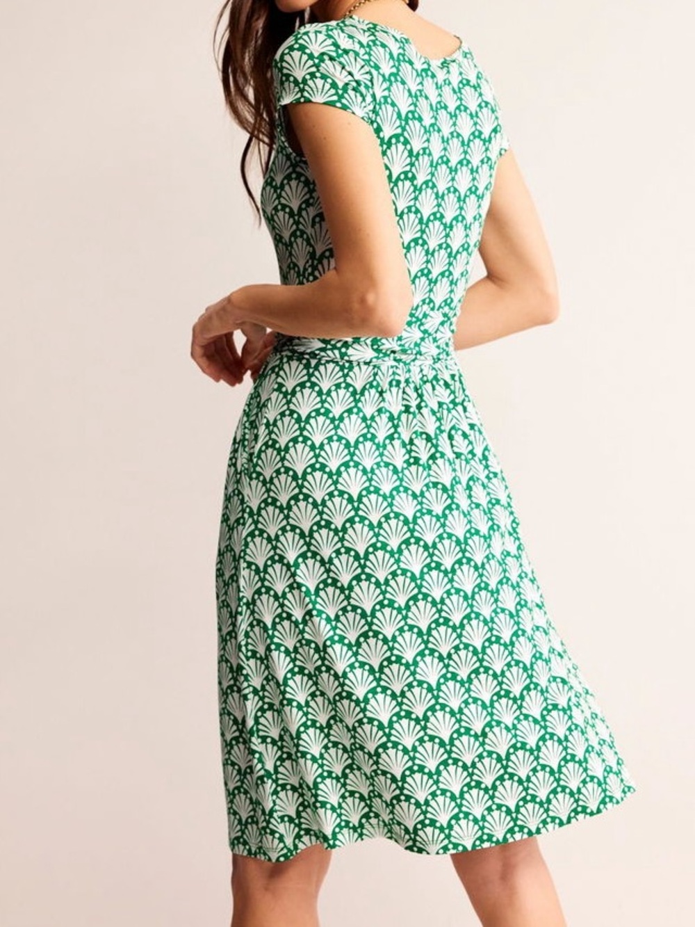 Boden Amelie Jersey Knee Length Dress Short Sleeve Green Tambourine Shells 14L - Picture 2 of 12